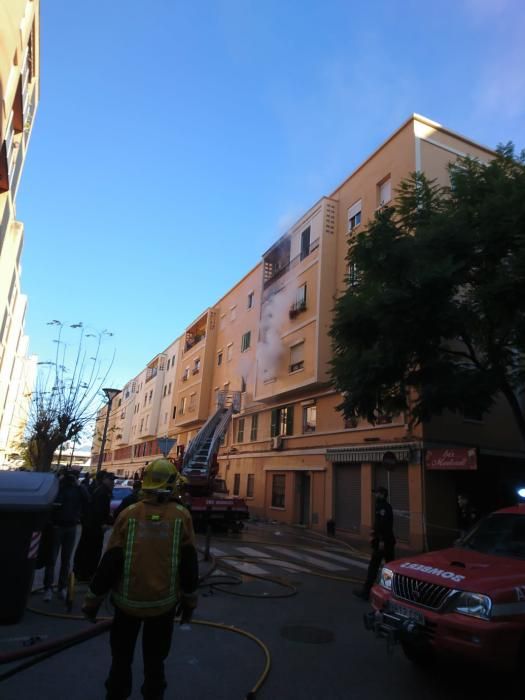 Desalojan un edificio en Palma por un incendio