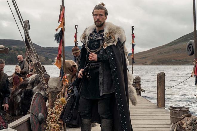 El actor Leo Suter en una escena de 'Vikingos: Valhalla'