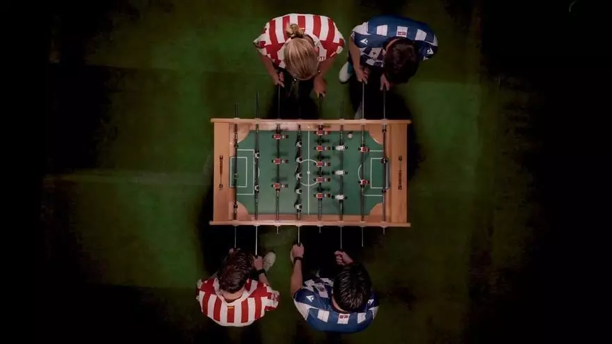 Llorente, Soler, Baena y Barrenetxea calientan la final con una partida de futbolín