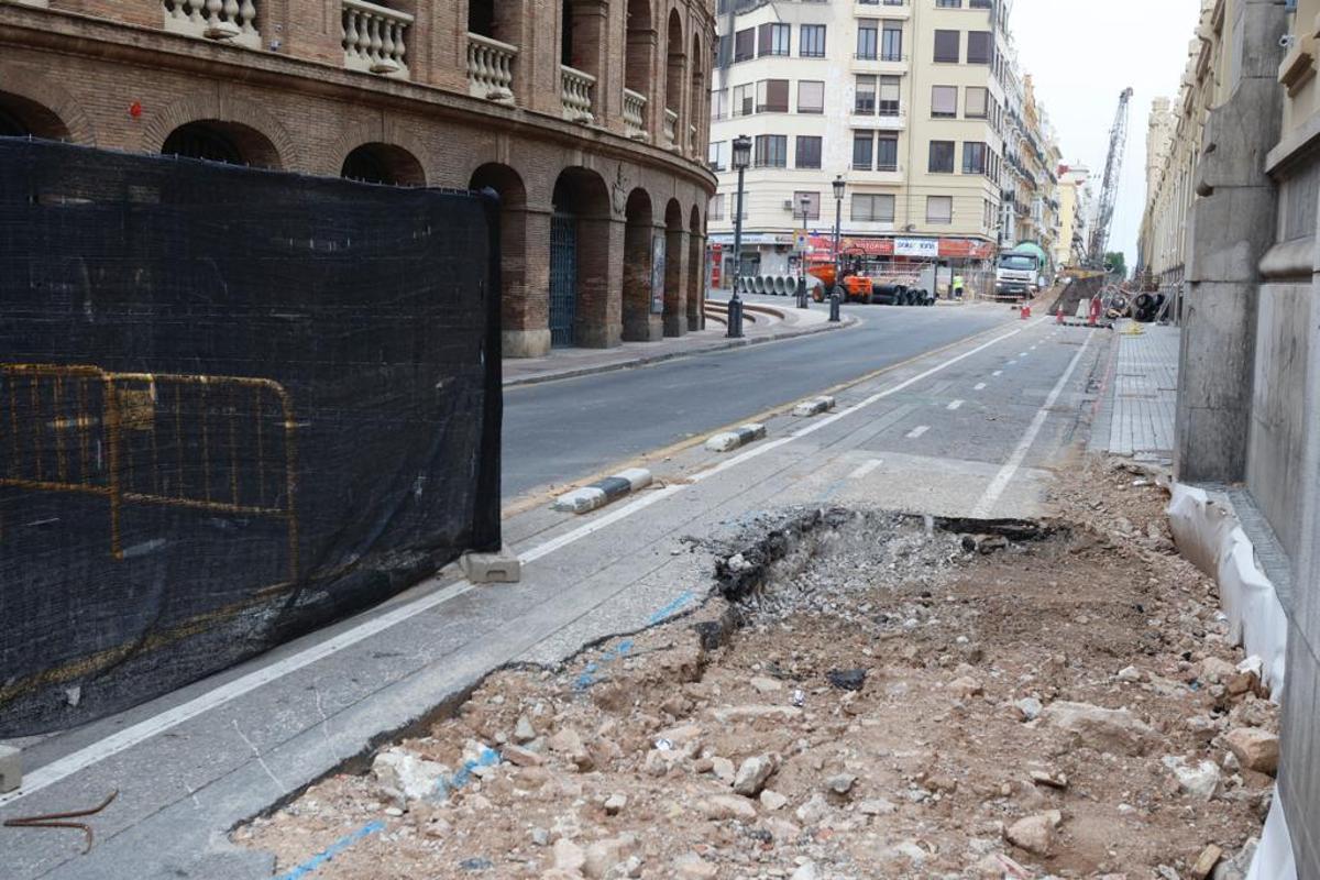 Comerciantes y vecinos, en pie de guerra por el corte de la calle Alicante