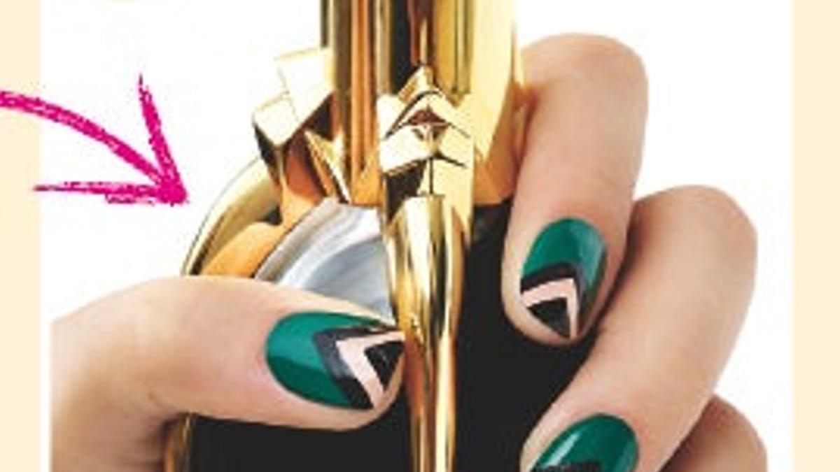 Uñas triángulo para la noche de Reyes