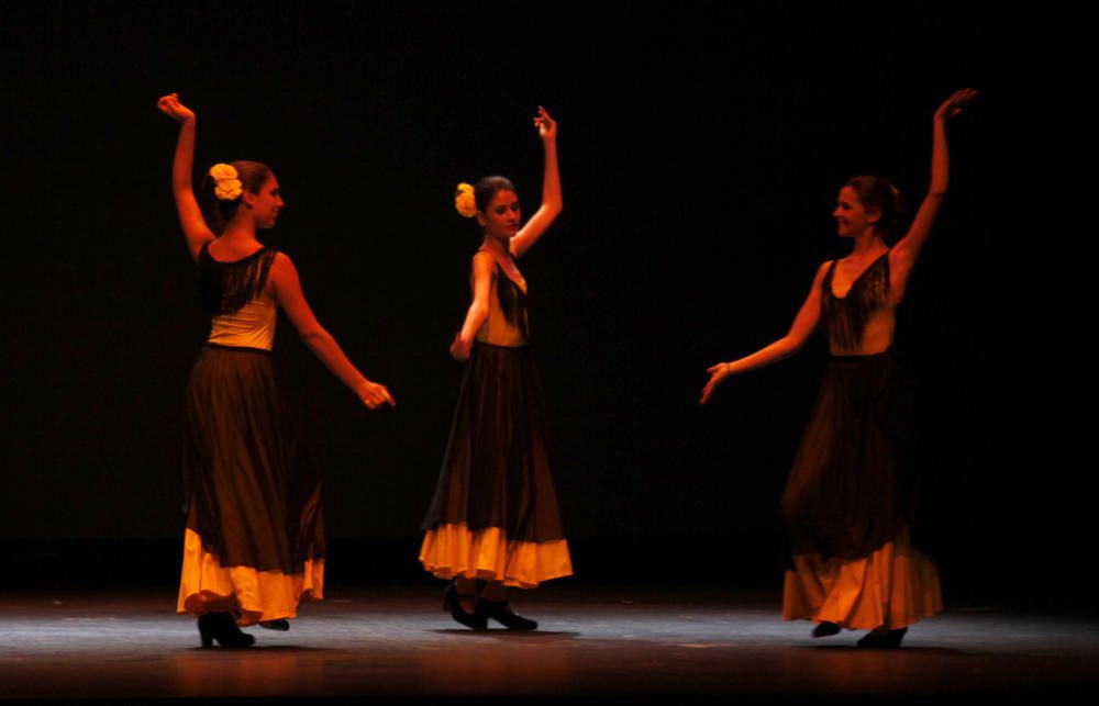 Brillante gala del Conservatorio de Danza de Alcoy en el Calderón