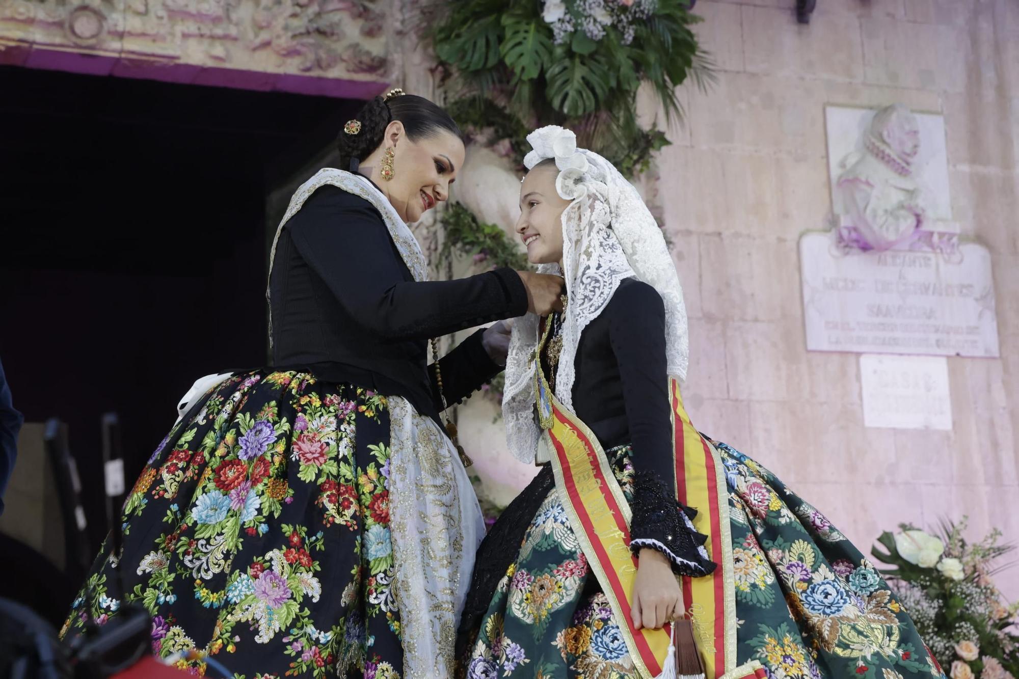Las Hogueras de Alicante proclaman a su Bellea del Foc infantil 2025 y a sus damas