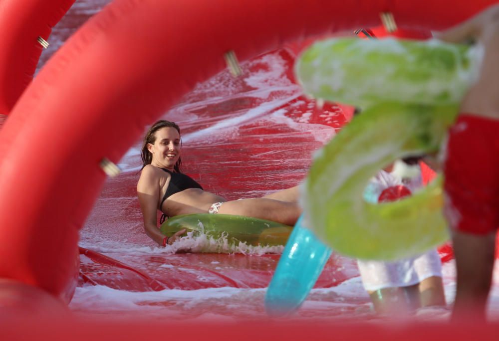 Coca cola celebra el fin del verano en La Malagueta