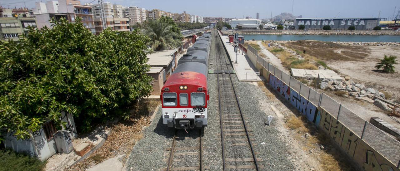 Los trenes seguirán varios años pasando por San Gabriel.