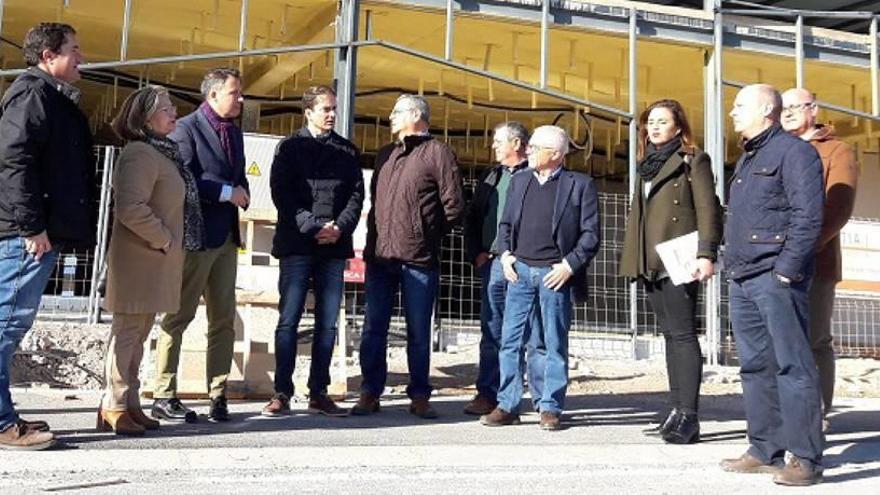 Gil, Pelegrín, Martínez y representantes de los promotores y del polígono durante la visita de ayer a las instalaciones.