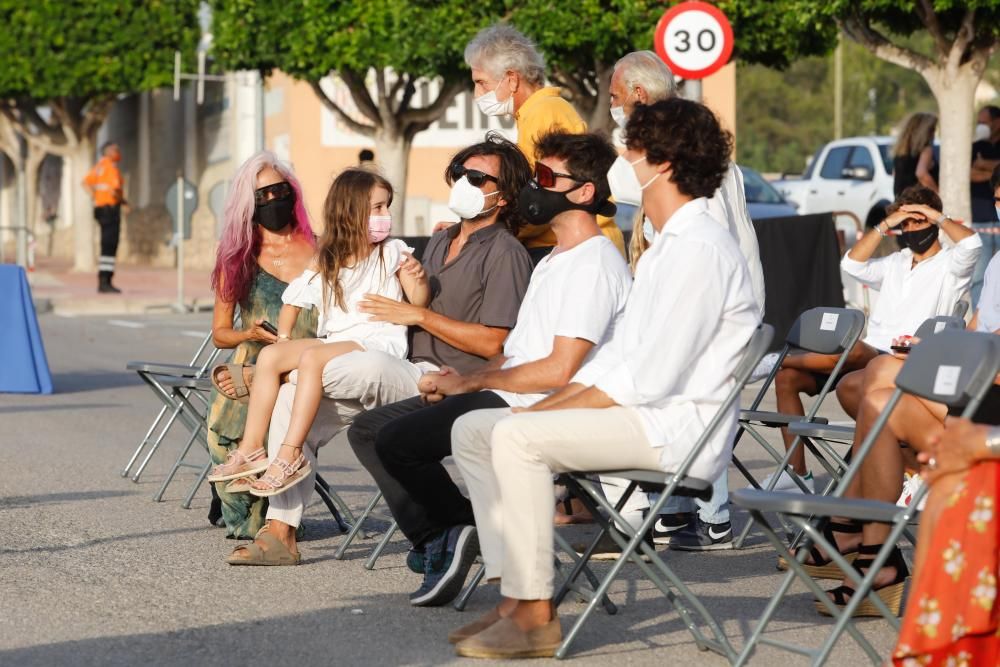 El Ayuntamiento de Santa Eulària y los familiares del piloto descubren la placa del camino que lleva su nombre en Cap Martinet