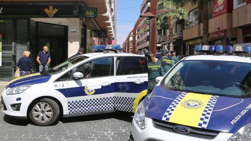 Dos detenidos tras un intento de atraco en un banco de Torrevieja