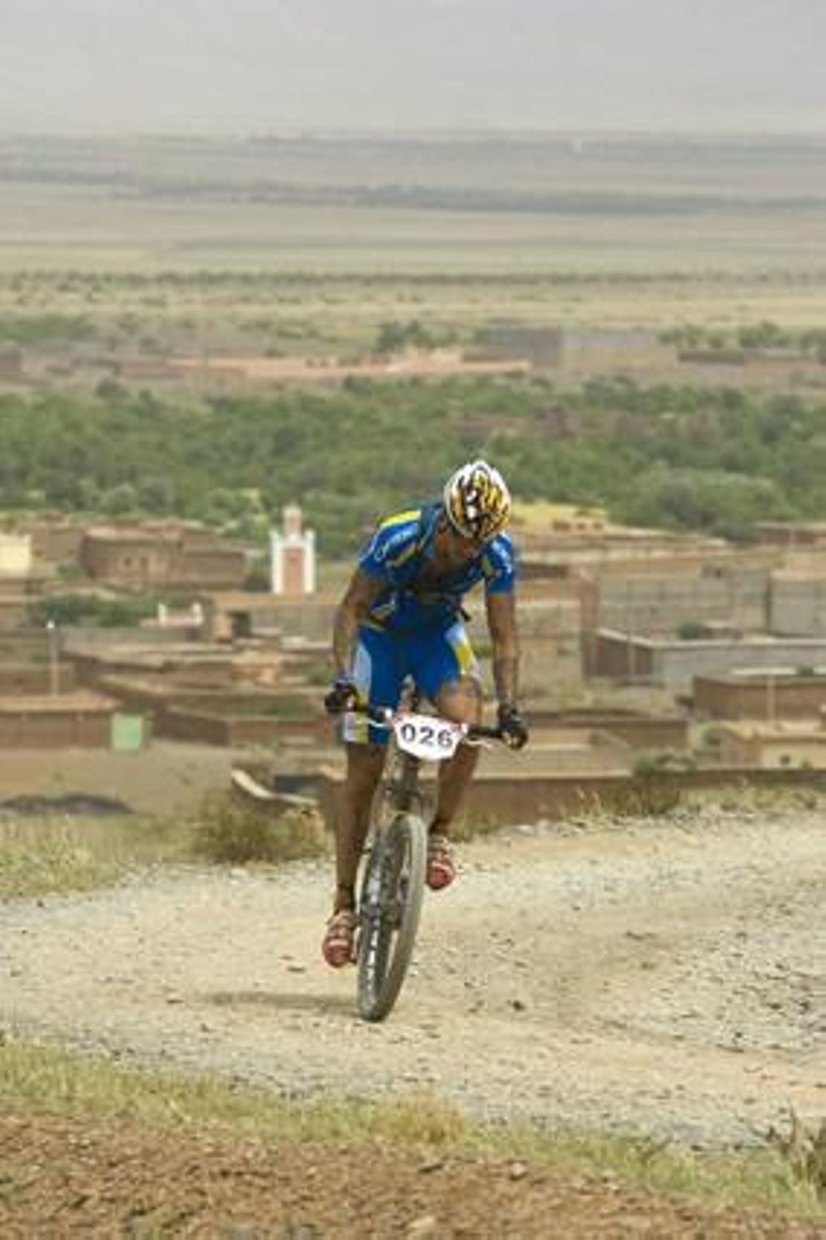 L’ultrafondista Josef Ajram s’ho va voler fer encara més difícil i va completar la carrera amb una Orbea sense canvis en l’edició del 2010. Va acabar en el lloc 48 dels 330 corredors. Aquest any, la Titan bat rècords i ja ha tancat les inscripcions, amb 510 participants.