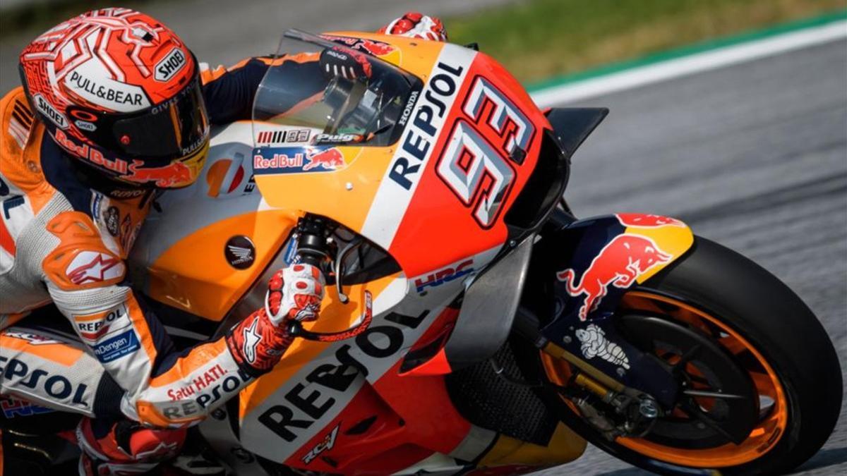 Márquez en acción sobre su Honda