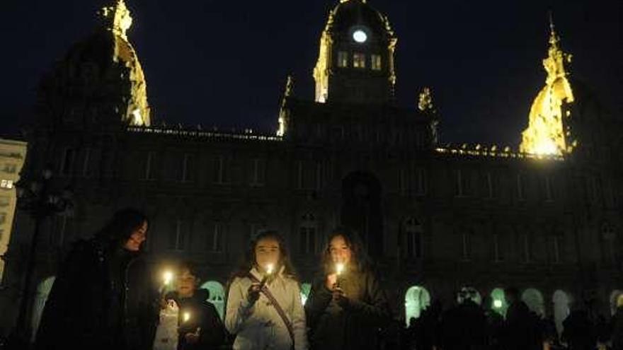 Los monumentos de A Coruña se quedan  a oscuras para conmemorar &#039;La Hora del Planeta&#039;