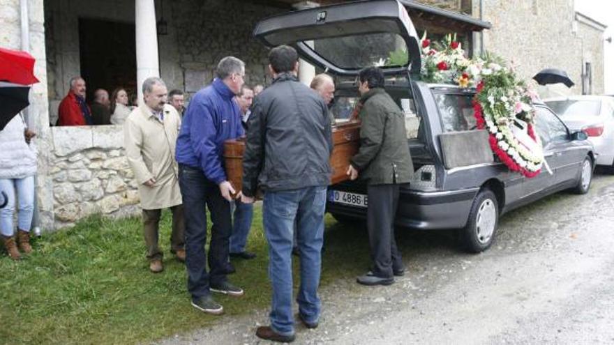 Un emotivo último adiós a la abuela de Pintueles