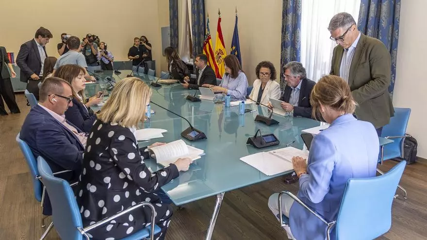 Primera reunión de la comisión de investigación del "Caso Baño" en la Diputación