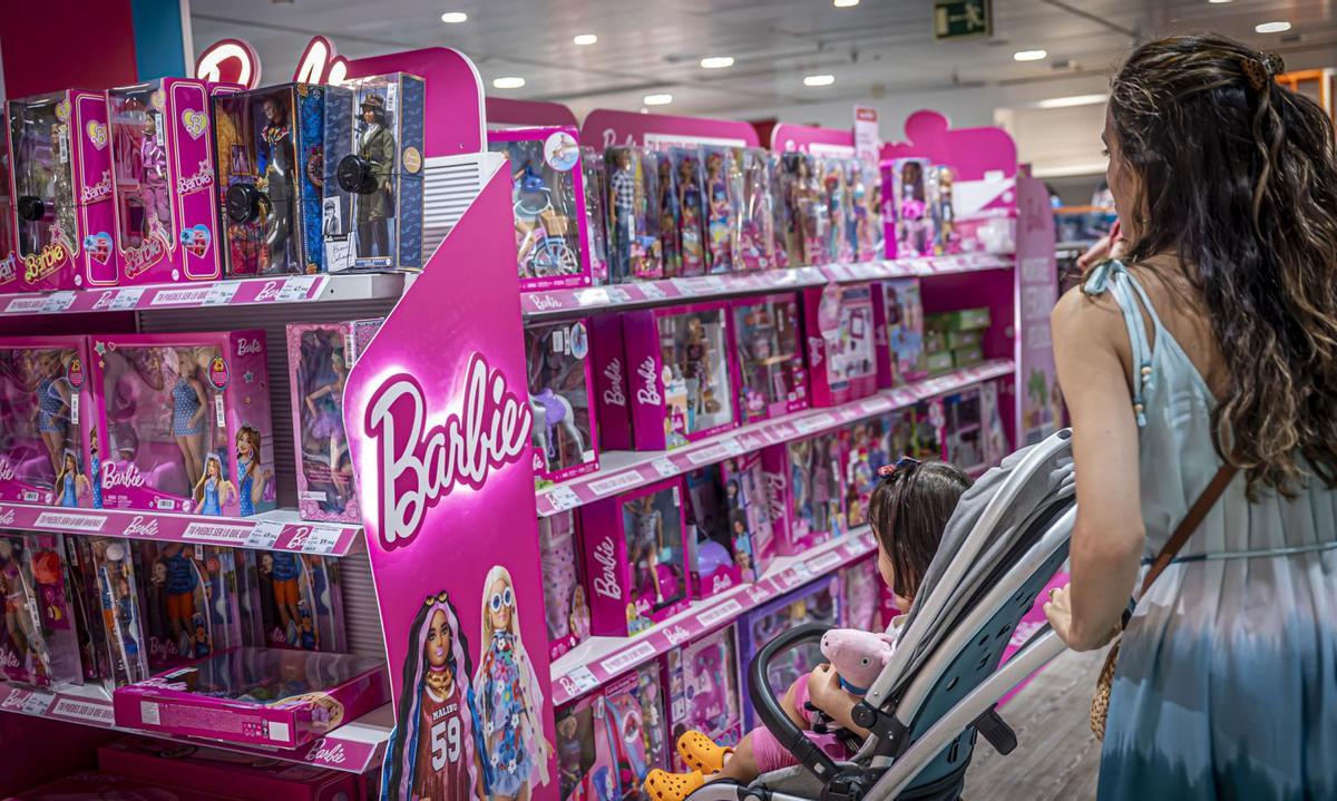 Els anuncis de les joguines són menys sexistes, però més bèl·lics