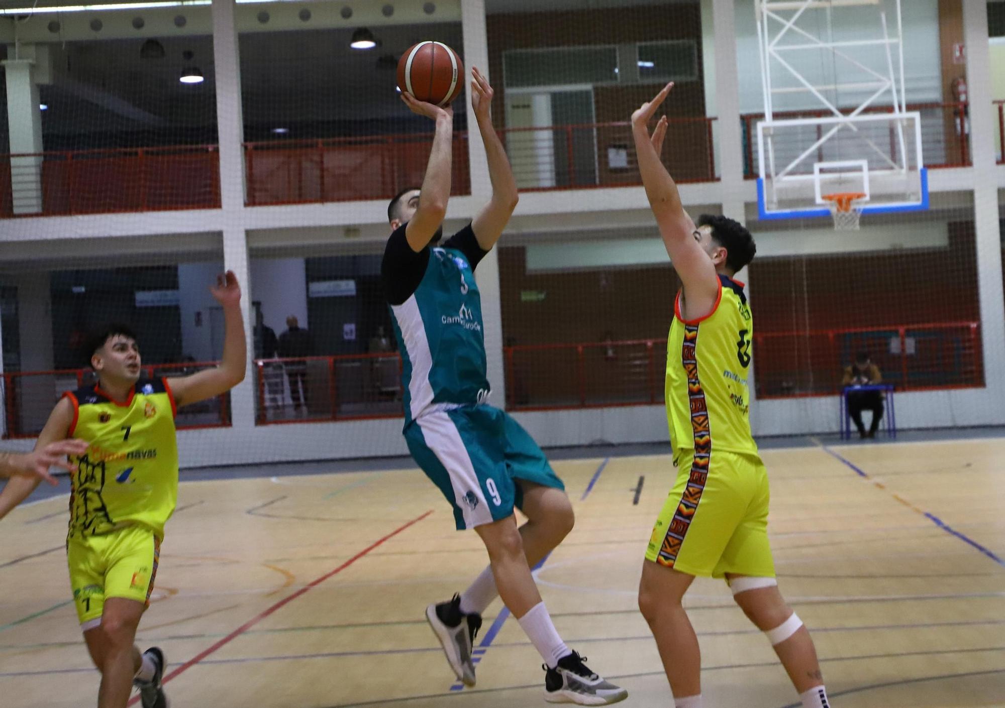 El derbi Camper Eurogaza UCB - Climanavas Agrometal Peñarroya en imágenes