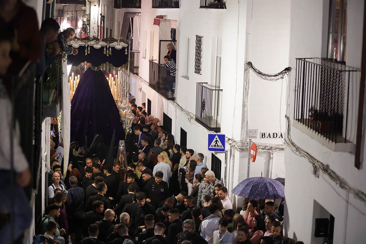 La salida del Cristo de las Penas y Nuestra Señora Madre de los Desamparados, en imágenes