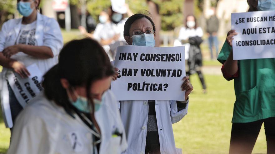 Concentración que inicia la huelga indefinida de médicos en Canarias