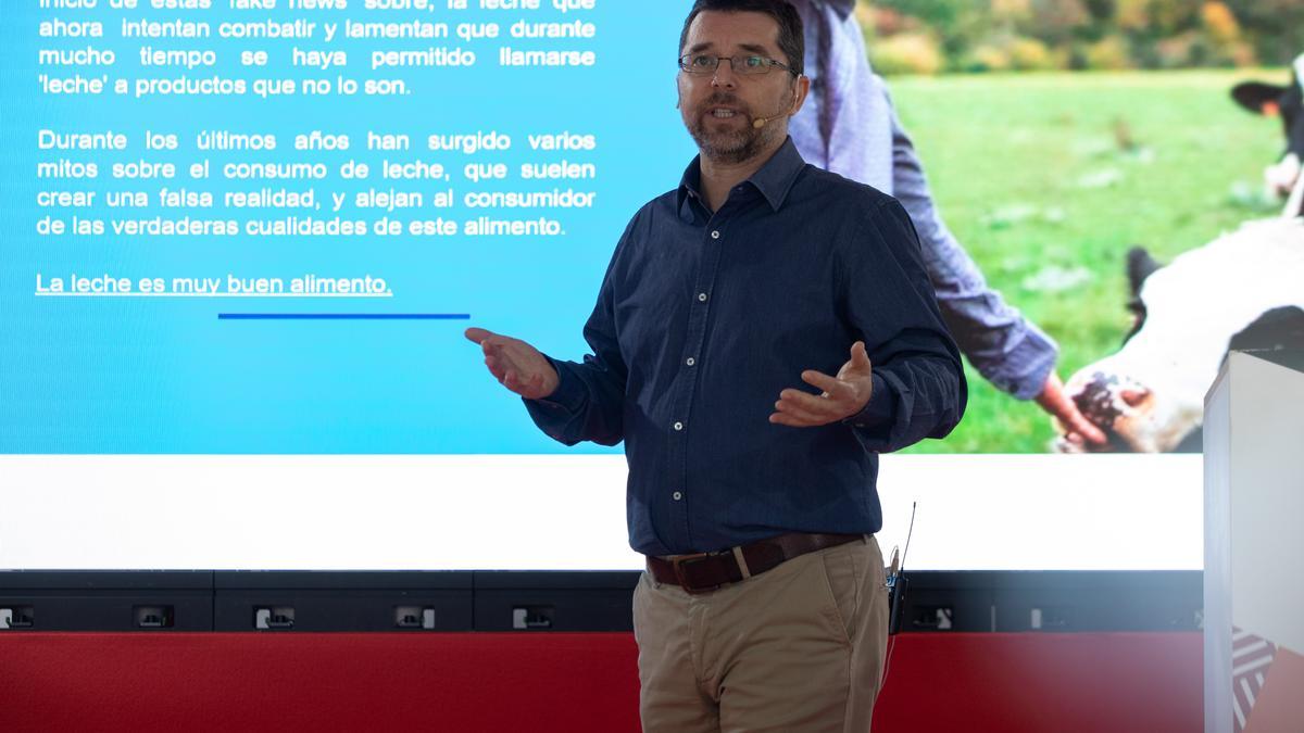 Ignacio Bernáez, director de Calidad de Lactalis-Forlasa, en su conferencia de la Feria Fromago de Zamora