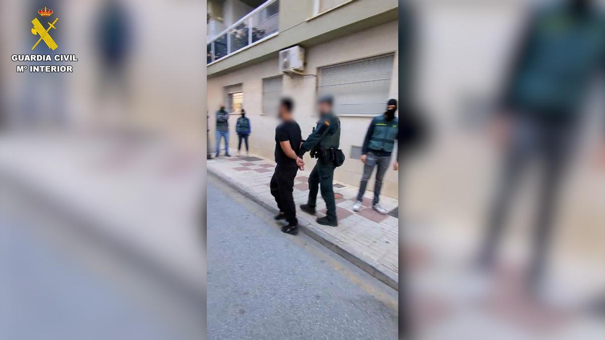 Vídeo de la detención de uno de los hermanos vinculados al yihadismo.