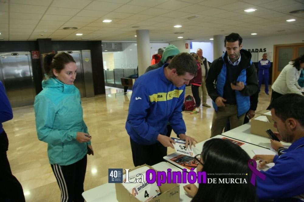 Recogida de dorsales, ambiente y salida de la XXXI Media Maratón Ciudad de Lorca