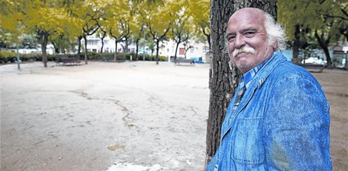 Entença El camp de futbol dels clubs del barri«QUI PORTAVA LA PILOTA, ESCOLLIA EQUIP», REMEMORA GUASCH ALS JARDINS DE JOAQUIM RUYRA, ANTIC CAMP DEL CATALUNYA-LES CORTS Entença El camp de futbol dels clubs del barri«QUI PORTAVA LA PILOTA, ESCOLLIA EQUIP», REMEMORA GUASCH ALS JARDINS DE JOAQUIM RUYRA, ANTIC CAMP DEL CATALUNYA-LES CORTS