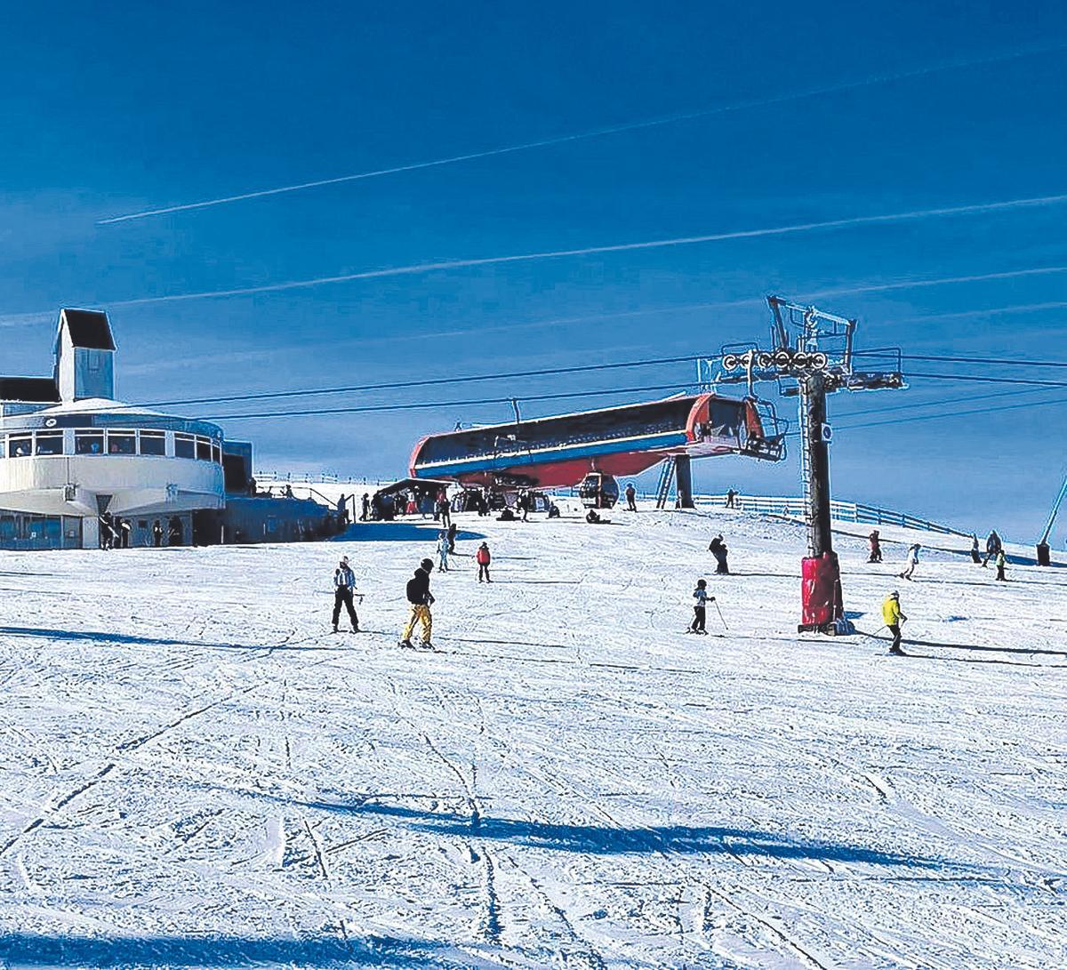 Esquiadores en Pajares, esta temporada.