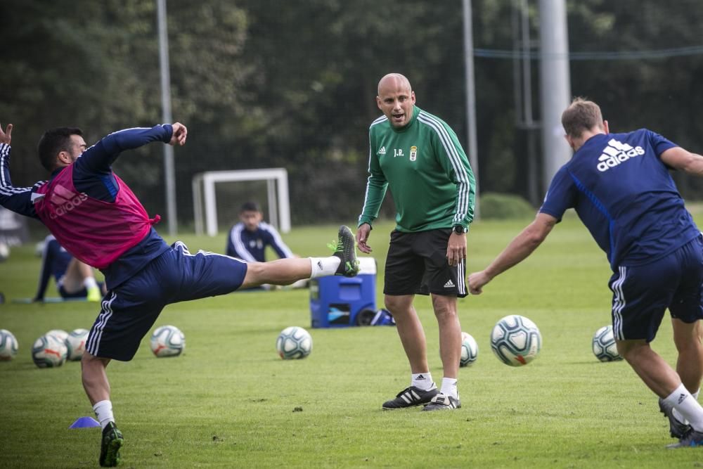 El ovetense dirigió hoy su primer entrenamiento al frente del primer equipo