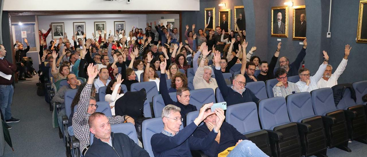 La asamblea del Foro de Primaria que el pasado día 1 votó a mano alzada ir a la huelga.