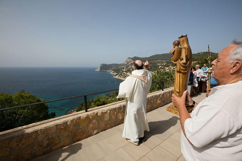 Procesión de la Virgen del Carmen en es Cubells