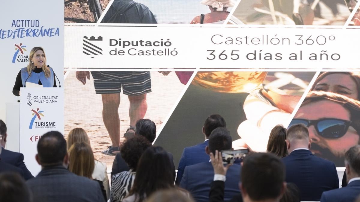 La presidenta de la Diputación de Castellón, Marta Barrachina, durante la presentación de la estrategia provincial de turismo este miércoles en Fitur.