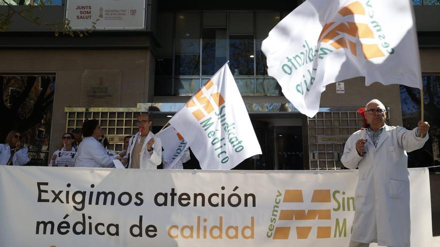 Protesta de la huelga de facultativos del sindicato médico