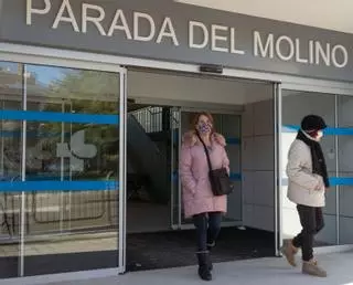 Los usuarios de Parada del Molino, tras la reapertura: “Se nos hacía difícil bajar y subir por el Bolón”