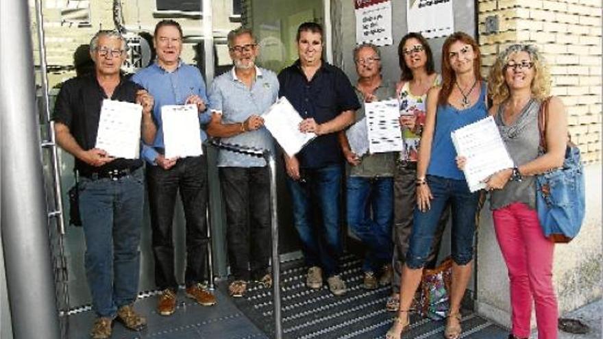 Empresaris i alcaldes van abonar conjuntament els seus impostos a la delegació a Manresa de l&#039;Agència Tributària de Catalunya