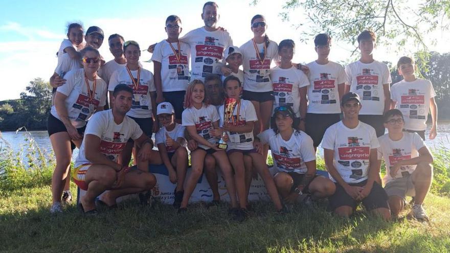 El San Gregorio Ciudad de Zamora se alza campeón regional de barcos dobles