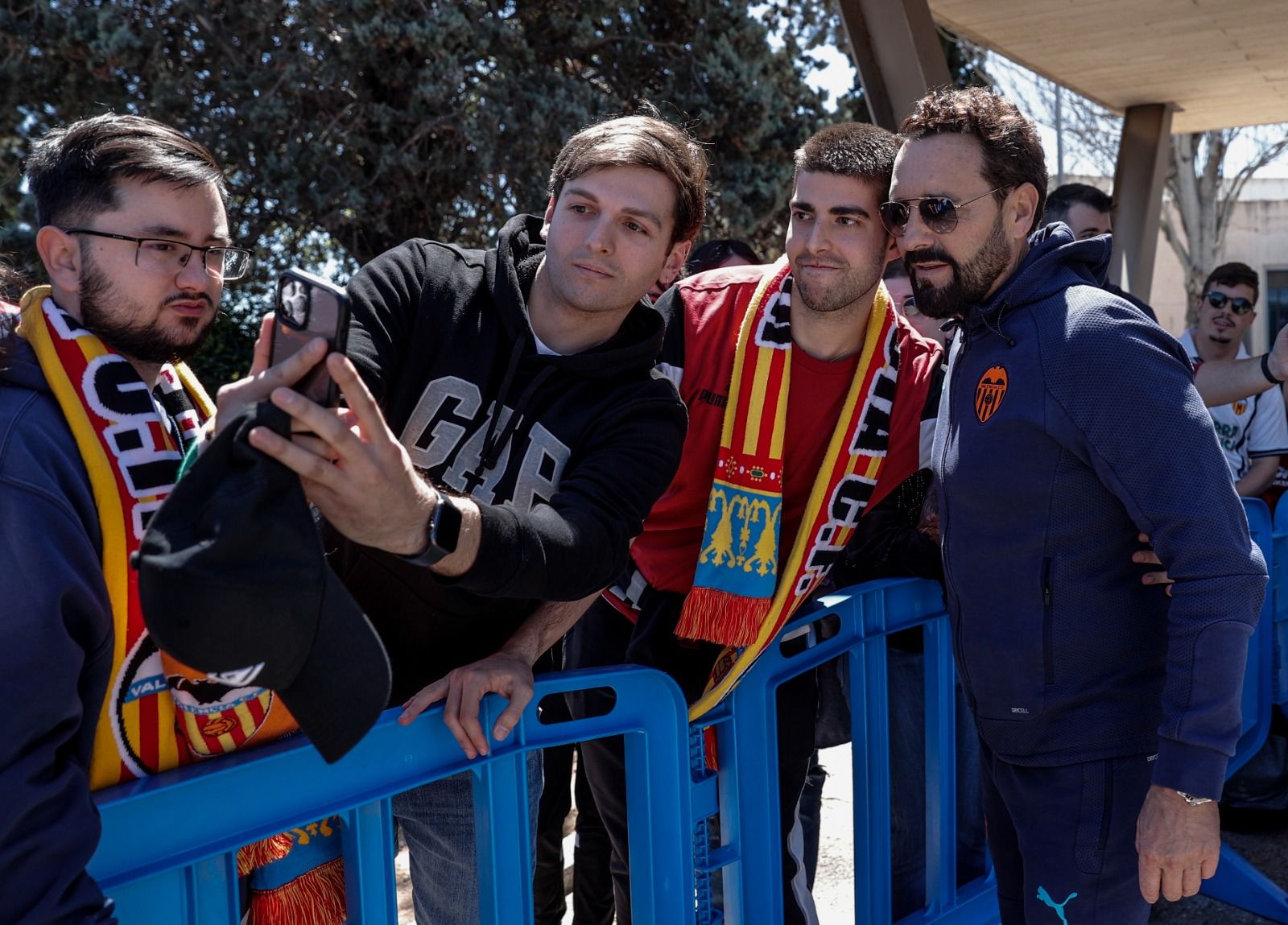 Así ha recibido la afición recibe al Valencia CF en Manises