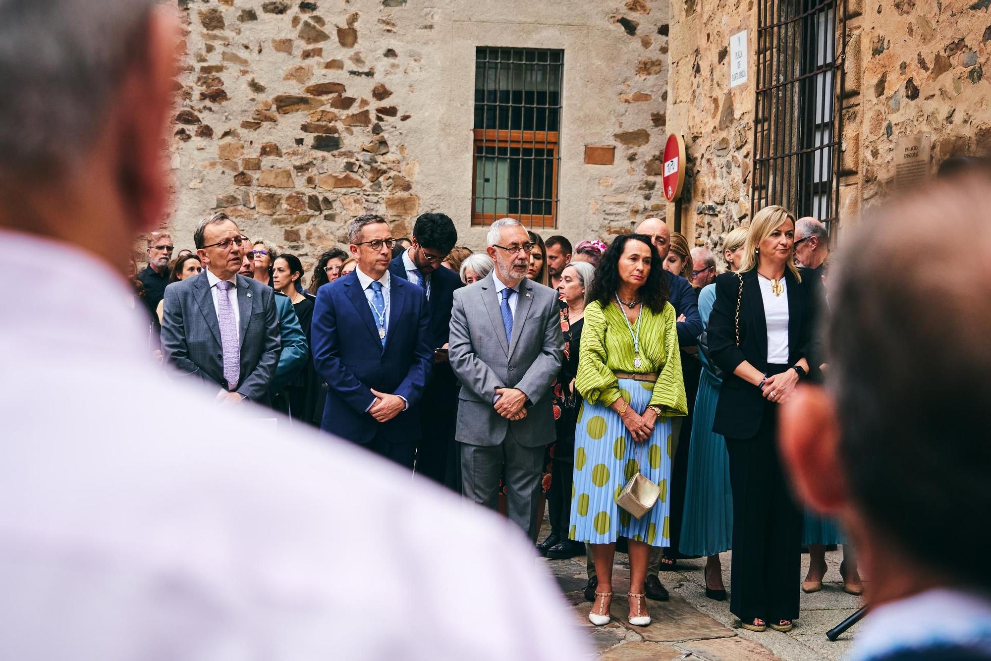 FOTOGALERÍA | Así fue la apertura de la Puerta Santa en la concatedral de Santa María de Cáceres