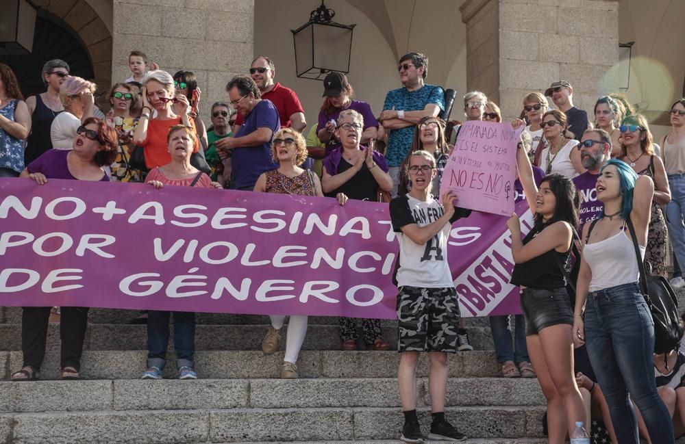 Manifestaciones contra la libertad provisional de La Manada en Extremadura