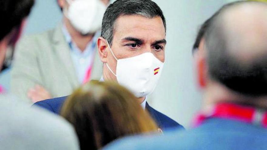 Pedro Sánchez mete presión al PP con una cita con empresarios