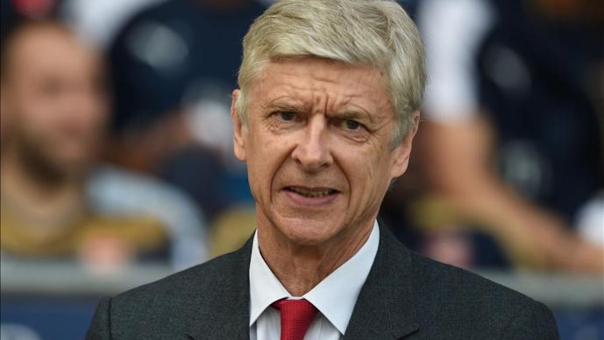 Wenger cumple 20 años en el Arsenal