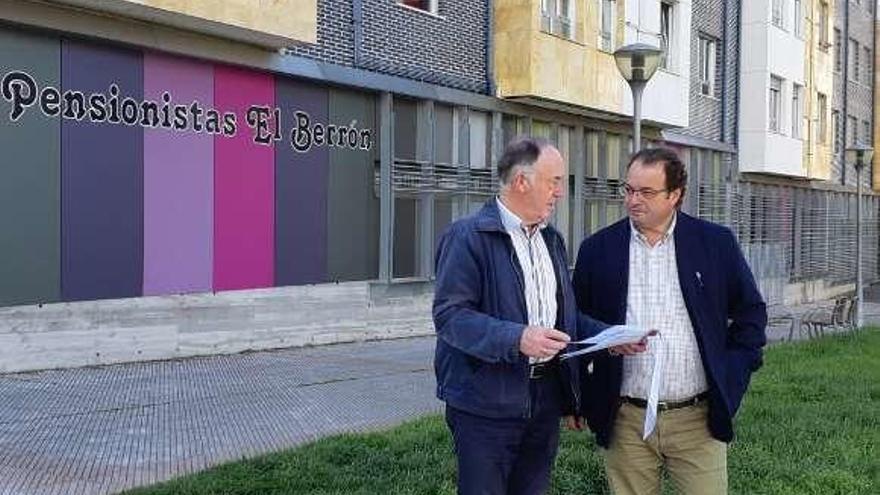 Eduardo Martínez Llosa y Valeriano Rodríguez, en El Berrón.