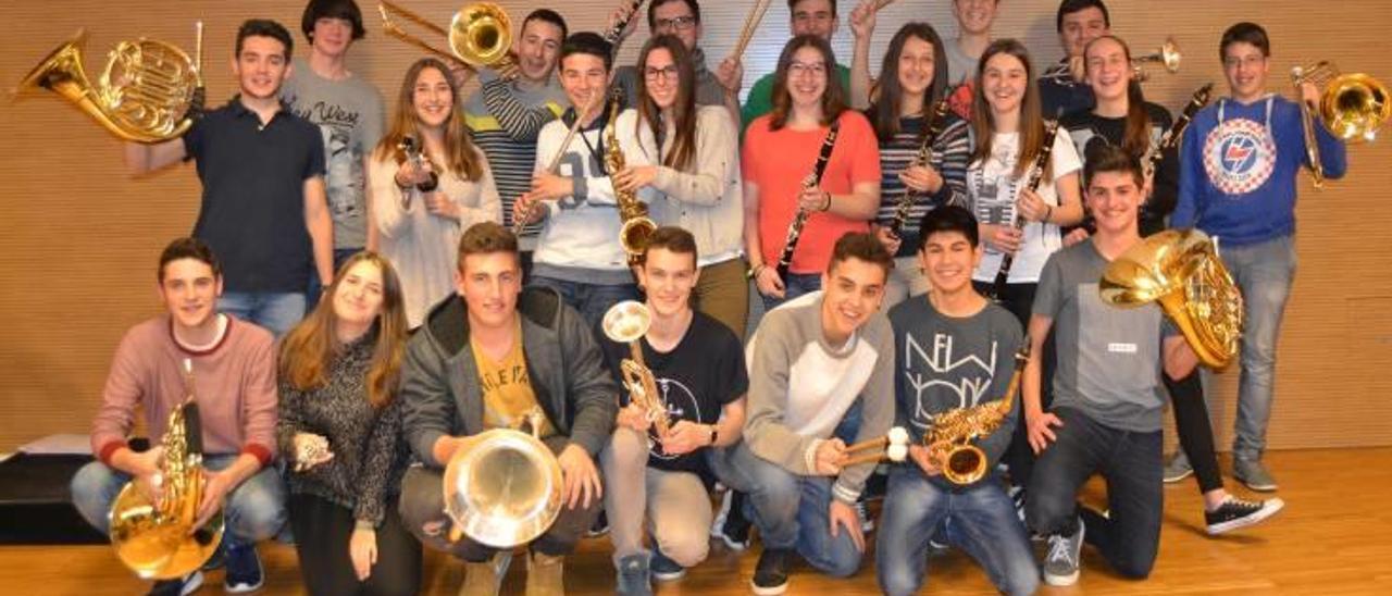 Veinticinco jóvenes de Agullent ofrecen un concierto didáctico en el Auditori Municipal