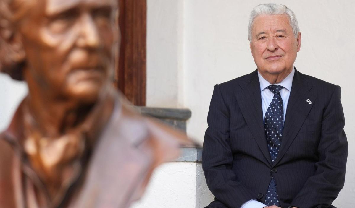Francisco Moreno, presidente de la Fundación Antonio Gala, en la sede de la calle Ambrosio de Morales. | CHENCHO MARTÍNEZ