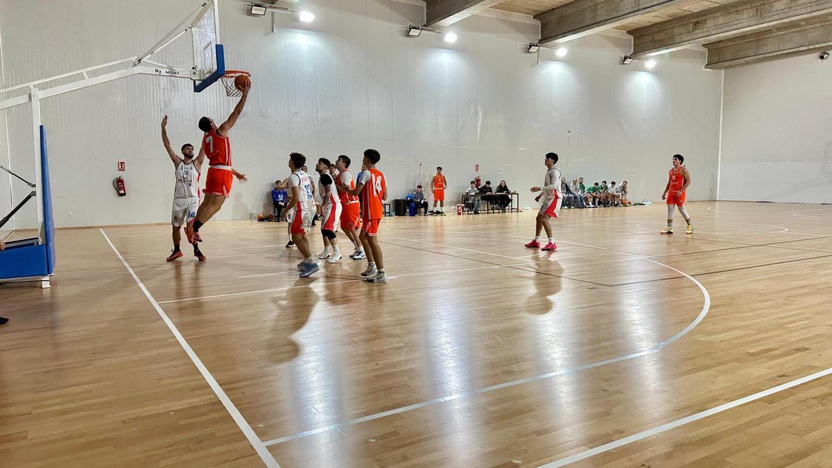 Partido igualado entre Finca Sagrado de Cáceres y Graginsa Almendralejo.