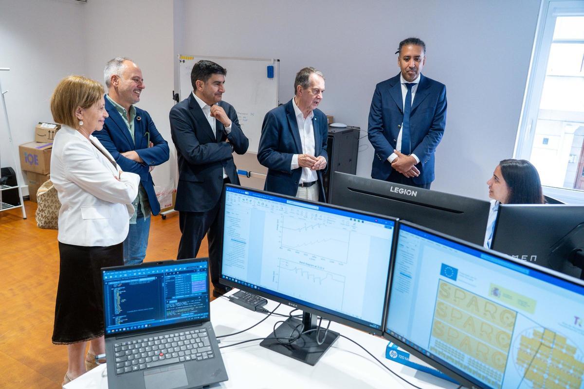Espinosa, Regades, Blanco, Caballero y Soares en las instalaciones de Sparc.
