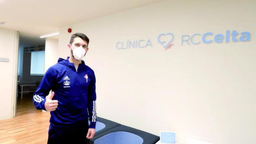 Facundo Ferreyra, ayer, en la clínica del Celta. |  // RCCV