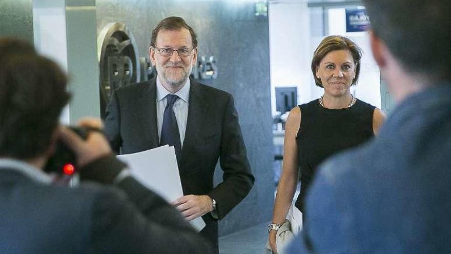 Rajoy y Cospedal, ayer, antes del comité de dirección del PP. // Efe
