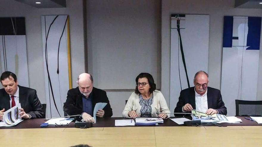 María Jesús Álvarez e Ibo Álvarez, en la reunión de la mesa del sector lácteo.