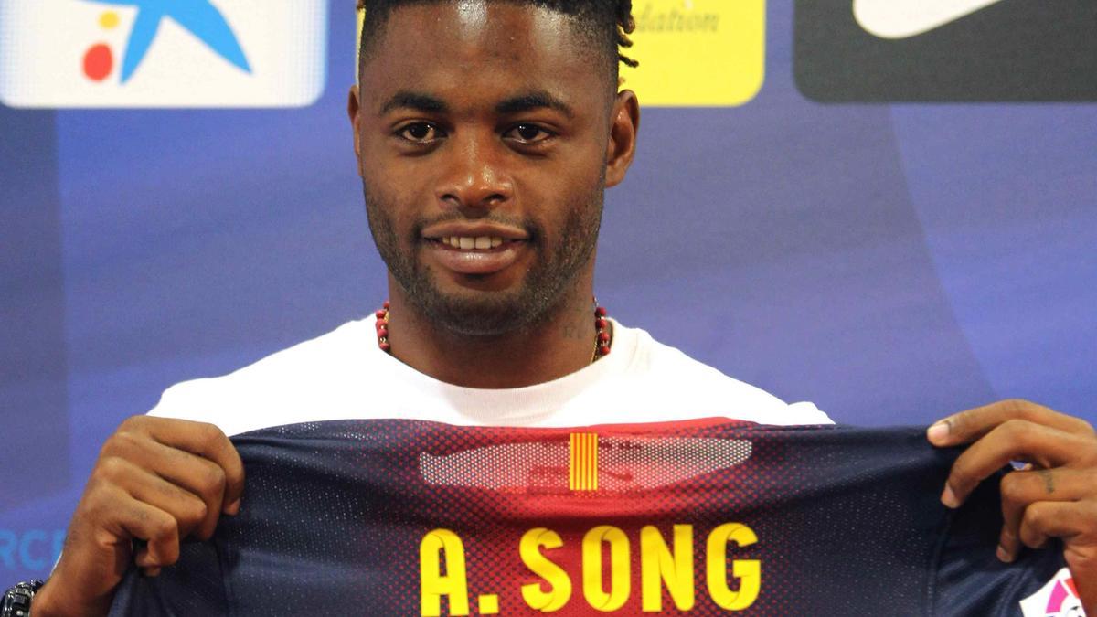 Álex Song, en su presentación oficial como jugador del Barça.