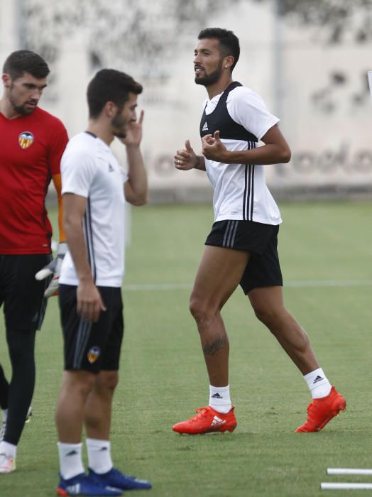 Las mejores imágenes del primer entrenamiento de Munir