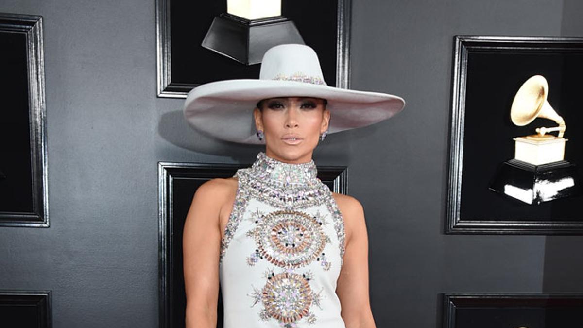 Jennifer Lopez en la alfombra roja de los Grammy 2019